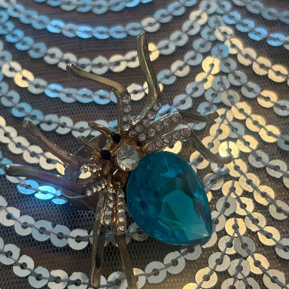 Gold Spider Ring with Blue Gem - Picture 4 of 9